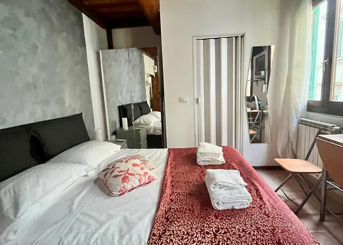Apartment Mini Very Close To The Train Station Florenz
