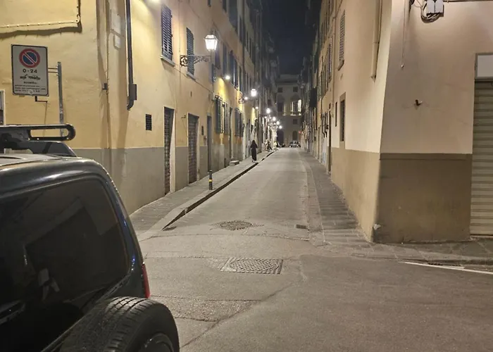 Apartment Mini Very Close To The Train Station Florenz